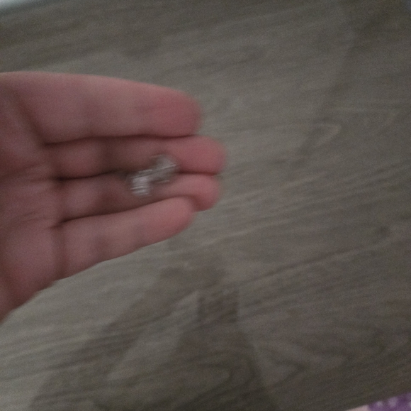 Earring Set - Picture 8 of 12